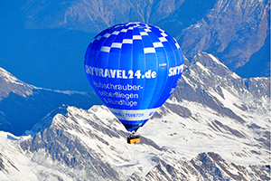 Heißluftballon Skytravel24 Skytours-Heißluftballon im Design Skytravel24